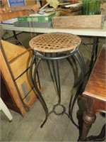 METAL BASE WOVEN TOP PLANT STAND TABLE