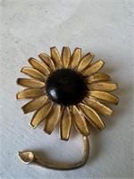 Vintage Weiss signed pin flower