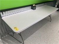 FOLDING TABLE - 8'