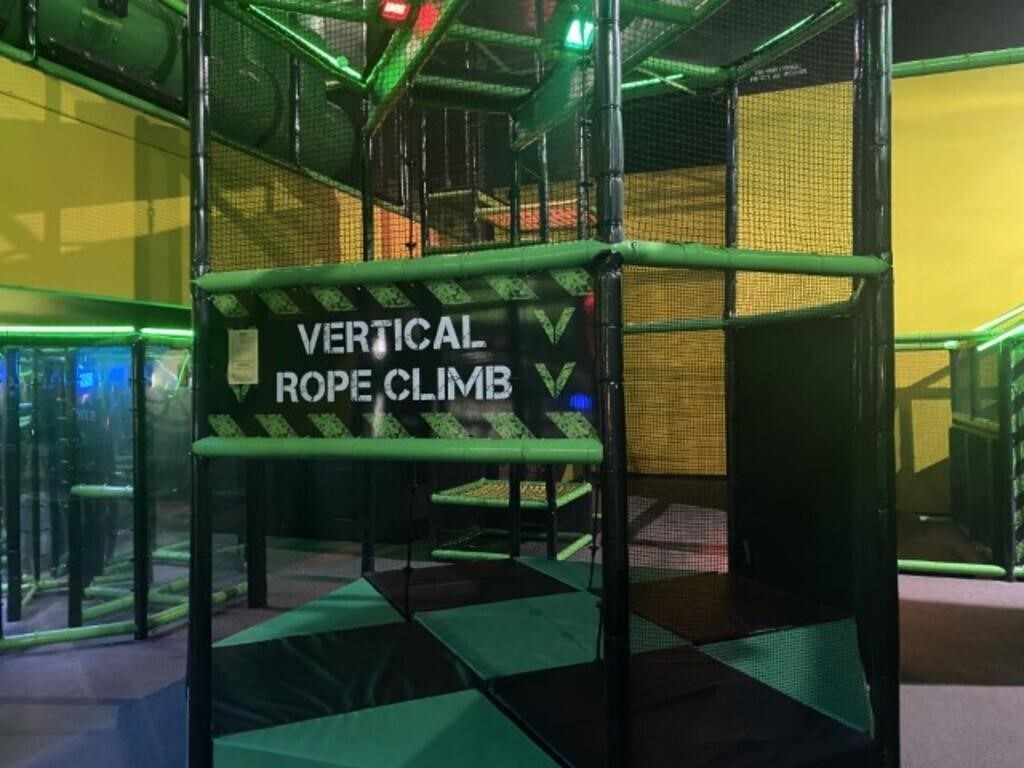 ''VERTICAL ROPE CLIMB'' WITH PIPING & NETTING - AP