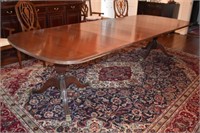 Table- 4' x 6' up to 4' x 10' w/ 3 leaves