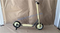 ANTIQUE 2 WHEEL SCOOTER