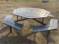 8 SIDED PICNIC TABLE ON STEEL FRAME