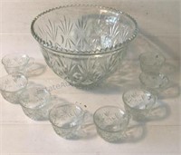Vintage Punch Bowl with 8 Cups Glass 11.5” R x