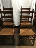 Set of 4 dining room chairs