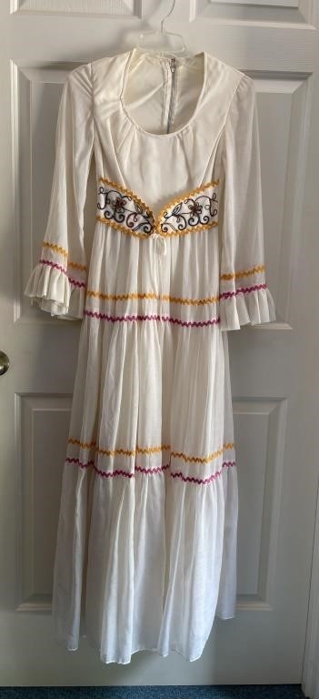 Vintage Boho Cotton Dress | Live and Online Auctions on HiBid.com