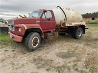 1989 Ford F800 Diesel septic truck, SAFTIED.