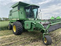 1990 JD 9600 with 914 pick up header,