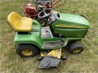 John Deere LT 166 Ride-on Lawnmower