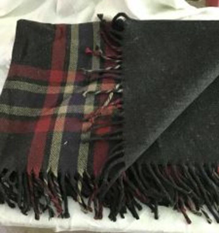 Vintage Winter Blanket with Plaid Design