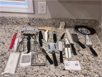 HUGE LOT OF Pampered chef kitchen tools