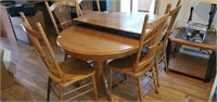 Oak Dinning Table w/ 6 Chairs. Approx 64 inches