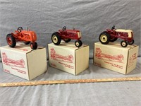 NATIONAL FARM TOY MUSEUM  TRACTORS