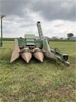 John Deere 300 Pull-Type Ear Corn Picker w/ 343 Hd