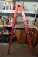Step Ladder - 6 Foot