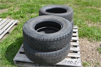 2 Bridgestone 225/65 R 17" tires