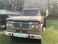 1965 Fargo Grain Truck - 15Ft wood box and hoist