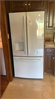 GE Refrigerator Freezer 33” W x 34” D x 70” T