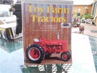 TOY TRACTOR COLLECTORS BOOK