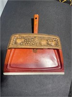 Vintage dust pan