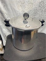 Large pressure cooker