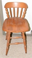 Maple swivel seat bar stool