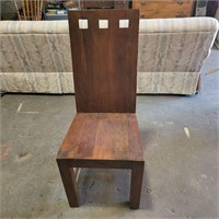 Heavy chair