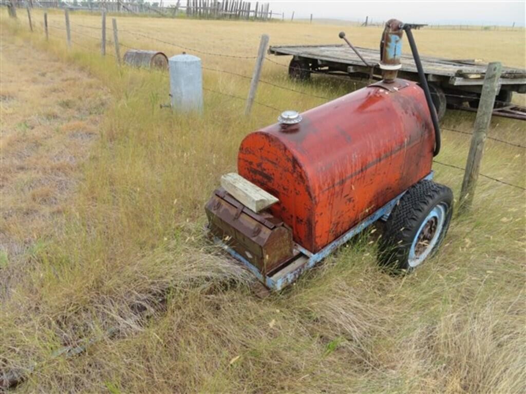 100 Gal. Slip Tank on own trailer, 1/4 stroke pump