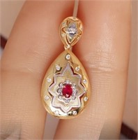 Pigeon Blood Ruby 18Kt Gold Pendant