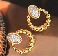 18Kt Gold Natural Diamond Earrings