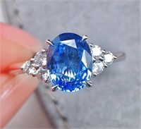 2.1ct Cornflower Blue Sapphire 18Kt Gold Ring
