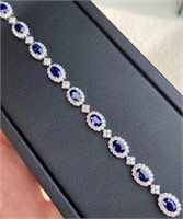 5.8cts Royal Blue Sapphire 18Kt Gold Bracelet