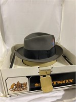 Dobbs 7-1/4 hat. In a Stetson Box. Hat is NOT