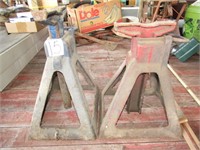 2 HEAVY DUTY JACK STANDS