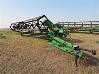 36' JD 590 Pto Swather, S/N E00590A878867