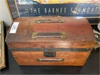 Small Wooden Trunk & Contents