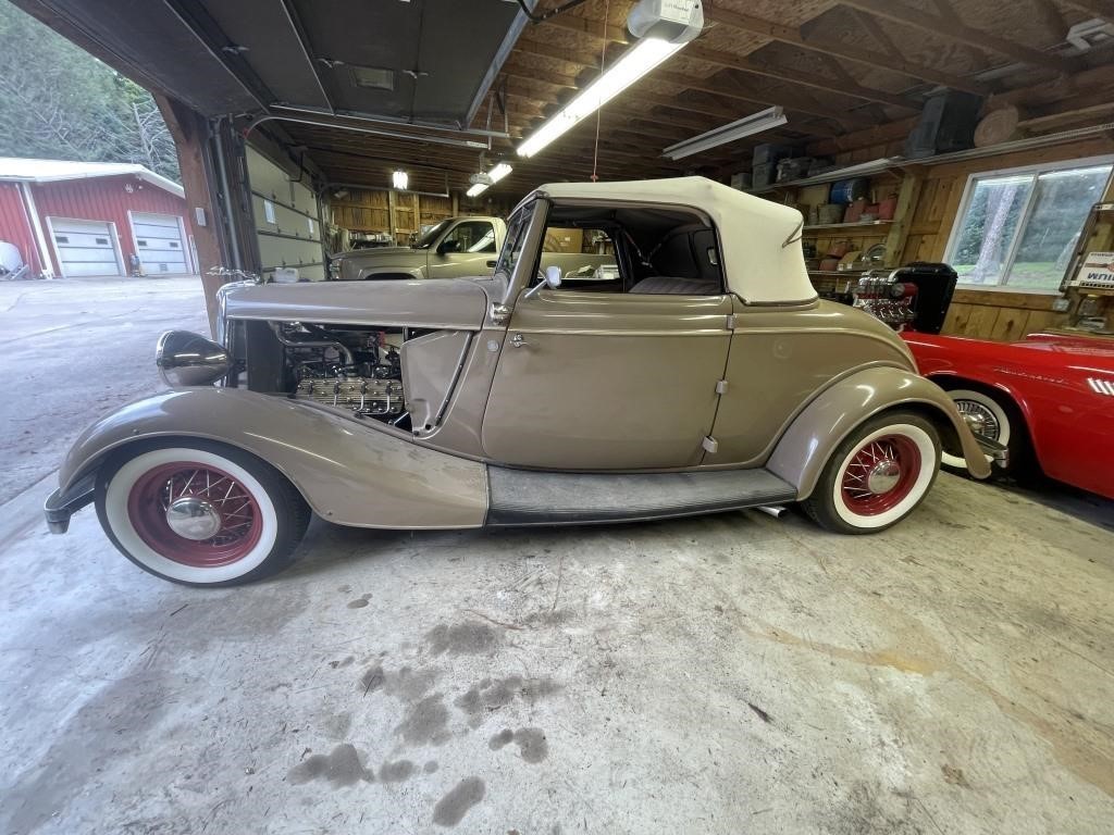 1934 Ford 2-Door Coupe w/ Rumble Seat