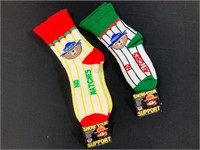2 pairs of socks