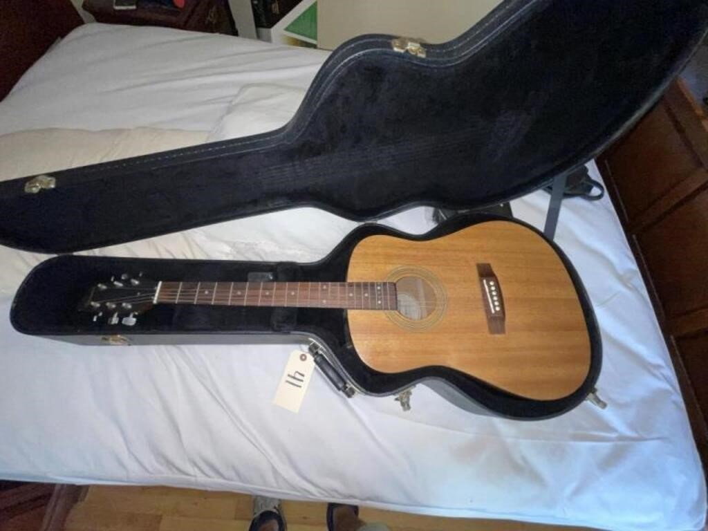 Samick 6-String Acoustic Guitar w/Case