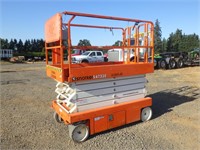 2016 Snorkel S4732E Scissor Lift