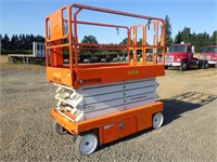 2015 Snorkel S4732E Scissor Lift