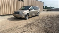 2009 Chrysler Town and Country Touring Minivan,