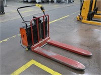 Mobile Truck Co Pallet Lift Truck (SEE NOTE)
