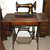 Antique Singer Sewing Machine w/ Oak Cabinet