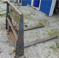 Pallet Forks 42" Universal Attach