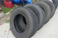 4 Artic Claw LT285 / 70 / R17 Tires
