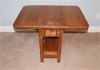 Canadiana Style Pine Solid Folding Side/End Table