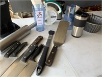 KNIVES SET, SALAD SHOOTER & CUPCAKE PAN