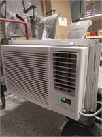 LG 12,000 BTU Air Conditioner with Heat - Works