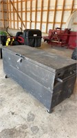 Knaack metal  toolbox 5‘ x 2‘ x 2‘ on wheels
